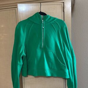 Lululemon crop oversize scuba! Size M/L